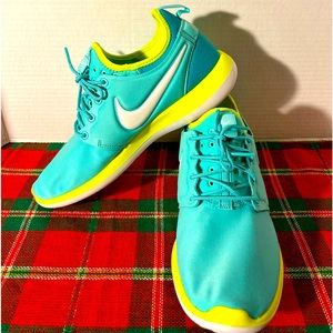 Nike Roshe 2 Big Kids Shoe Hyper Turquoise-Metallic Summit White-Volt 844655-300